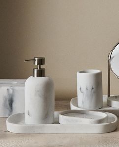 Accesorios de Baño de Resina con Diseño de Terrazo Rosa, Patrón de Mármol, Juego de Cinco o Seis Piezas, Bandeja Rectangular con Flores, Fácil de Limpiar, Decoración - Product Image 3