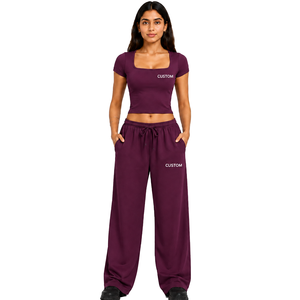 Conjunto Deportivo de Dos Piezas para Mujer: Camiseta Ajustada con Cuello Cuadrado y Pantalones Anchos con Cintura Ajustable, Ropa Deportiva para Gimnasio - Product Image 1