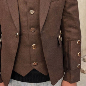 ชุดกิ๊ตฮายแลนด์สก็อตแบบดั้งเดิมสำหรับผู้ชาย สีน้ำตาล ทำจากผ้าทวีดขนสัตว์ ลายอาร์ไกล พร้อมเสื้อแจ็คเก็ตและเสื้อกั๊ก รุ่นปี 2026 - Product Image 3