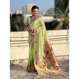 Sari élégant en soie Paithani tissée Zari, vert Pista, en organza, par Elite Weaves, idéal pour les soirées - Product Image 2