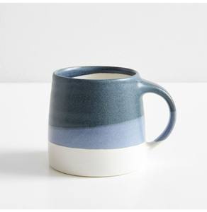 Ensemble de tasses à café en céramique mate minimaliste avec poignée carrée moderne, finition durable pour le thé, le café, la maison et le bureau - Product Image 2