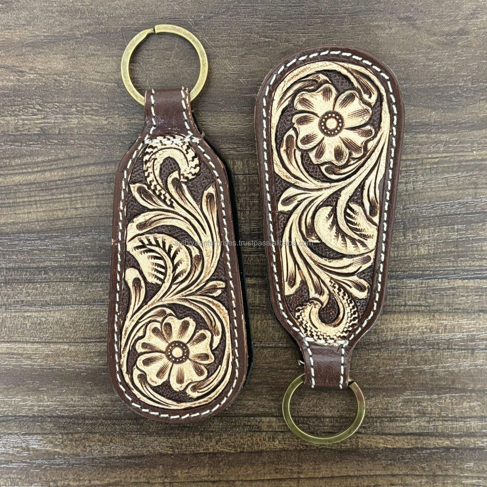 สีน้ำตาล