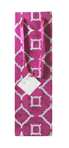 Bolsa de Vino de Lujo Hecha a Mano con Papel Reciclado Estampado Batik Rosa y Asas de Cinta de Satén a Juego con Estampado Metálico Plateado - Product Image 3