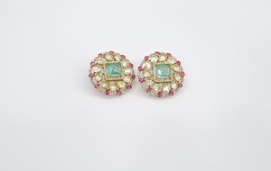 ต่างหูแบบติดหู 12578Kundan ชุบทอง ประดับด้วยหินสีชมพูทรงสี่เหลี่ยม ตกแต่งด้วยลายดอกไม้ เหมาะสำหรับงานแต่งงานและงานปาร์ตี้สำหรับผู้หญิง - Product Image 6