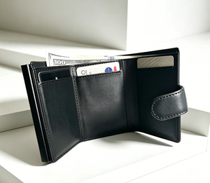 [Fortement recommandé] Porte-cartes en cuir ciré huilé de haute qualité Castello avec protection RFID en aluminium et fermeture à bouton court - Product Image 1