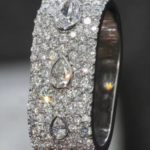 Colgante Personalizado con Foto Iced Out, Joyería Fina HipHop, Colgante Iced Out de Plata 925, Colgante Conmemorativo Circular de Moissanita VVS - Product Image 3