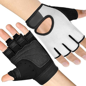 ถุงมือยกน้ำหนักพร้อมที่รัดข้อมือ โลโก้สั่งทำได้ สำหรับออกกำลังกาย ฟิตเนส กีฬา ผู้ชาย ผู้หญิง ถุงมือสำหรับเข้ายิม - Product Image 4