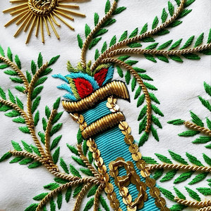 Tablier de Maître Vénérable - Fabricant de regalia maçonniques personnalisés en similicuir brodé à la main AASR, à coudre - Product Image 5