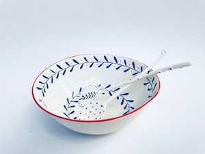 Elegante Tazón de Cerámica para Comedor con Delicado Diseño de Enredaderas Azules, Acabado Brillante para una Presentación Contemporánea en la Cocina - Product Image 6