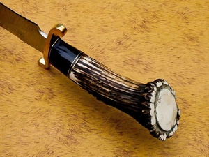 Cuchillo Bowie Personalizado Hecho a Mano con Hoja Fija, Mango de Asta de Ciervo y Funda de Cuero - Proveedor Mayorista B2B para EE. UU. y Europa, Suministro a Granel - Product Image 4