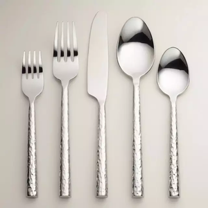 Juego de Cubiertos de Oro Rosa de 5 Piezas, Modernos, con Acabado Espejo, Aptos para Lavavajillas, Utensilios Metálicos para Bodas - Product Image 2