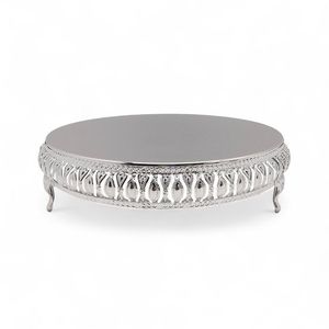 Bandeja Redonda de Metal para Pastel con Diseño Moderno y Patrón Ornamentado, Acabado Plateado, Soporte para Exhibición de Postres - Product Image 1