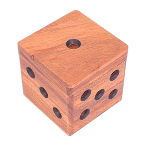 Caja de rompecabezas de madera intrincada con diseño inspirado en dados, con múltiples bloques entrelazados y tapa extraíble - Product Image 6