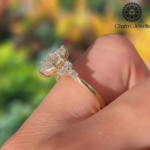 แหวนหมั้นผู้หญิง Charm_Jewells ชุบทองคำสีกุหลาบ เงินแท้ ประดับเพชรโมอิสซาไนต์ทรงปรินเซสคัท รับรองโดย IGI ดีไซน์คลาสสิกแบบมงกุฎ - Product Image 4
