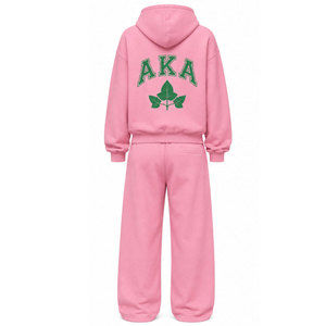 Ensemble de survêtement rose à capuche Alpha Kapa Alpha pour femme – Sweat-shirt et pantalon décontractés à manches longues avec logo imprimé au dos – Collection Hiver High Street - Product Image 3