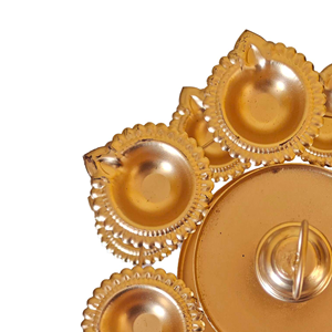 Soporte de hierro decorativo chapado en oro, duradero y ligero, de 2 niveles, para la decoración de templos, hogares, ceremonias Pooja, bodas y eventos. - Product Image 5