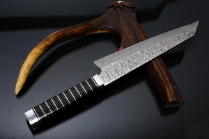 Cuchillo Black Smith 1987 de Acero de Damasco con Mango de 13 Pulgadas y Resina Negra con Espaciador de Latón y Refuerzo de Acero - Product Image 2