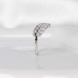 Anillo a juego en forma de V con moissanita y diamantes de talla baguette y redonda para mujer, de plata 925 original, un regalo encantador para joyería nupcial. - Product Image 2