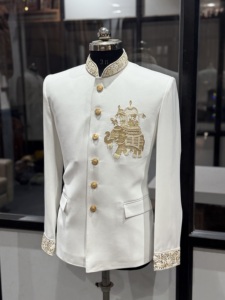 Sherwani blanc pour homme avec broderie éléphant doré, coupe classique, tenue traditionnelle indienne et pakistanaise pour mariage et fête, extensible et cousu - Product Image 6