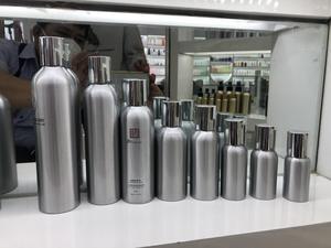 Flacons d'emballage cosmétique de qualité supérieure, adaptés aux liquides, aux essences et aux shampoings, en aluminium haut de gamme, écologiques, en vrac. - Product Image 5