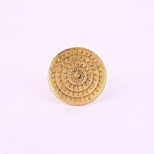 Bague élégante en laiton avec placage or/argent, motif chakra tribal, pour unisexe - Product Image 1