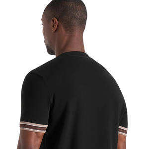 T-shirt homme col rond manches courtes, poignets à rayures contrastées, petit imprimé poitrine, coupe ajustée, décontracté, vente en gros, personnalisable OEM, en jersey de coton - Product Image 4