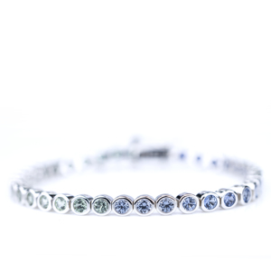 Bracelet élégant pour femme en argent avec diamants ronds taille brillant, bijou raffiné pour le quotidien, cadeau idéal pour les femmes élégantes - Product Image 1