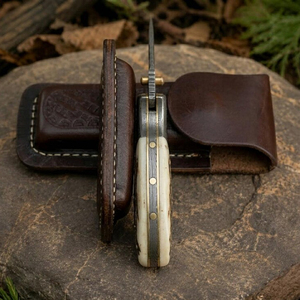 Cuchillo plegable de acero de Damasco con mango de estagio y funda de cuero para bushcrafting - Product Image 6