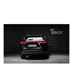 Lexus NX Premium 2024 con Volante a la Izquierda, Asientos de Cuero, Cámara Trasera, 8,603 km - Product Image 4