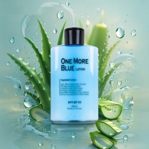 Lotion hydratante grand format 380 ml à la réglisse et à l'acide hyaluronique, apaisante et hydratante pour le visage et le corps - Product Image 2