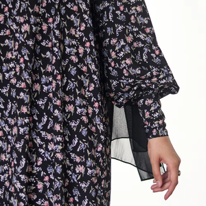 Fabrication de robes Abaya contemporaines sur mesure, vêtements élégants pour femmes pour des collections de mode haut de gamme - Product Image 6