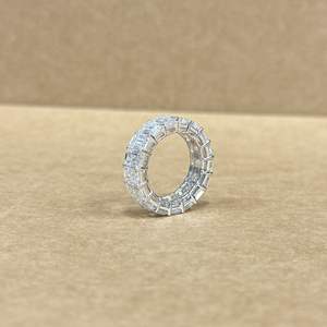 Anillo de Eternidad de Lujo en Oro Blanco de 14k con Diamantes en Forma de Esmeralda LGD, 12.21 CT de Peso Total, Diseño de Aniversario de Bodas - Product Image 3