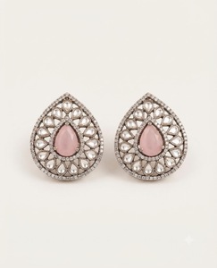 Boucles d'oreilles clous en Kundan plaqué or antique motif goutte d'eau, boucles d'oreilles clous de luxe en pierre précieuse en forme de poire, boucles d'oreilles clous en pierre en forme de larme - Product Image 1