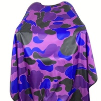 Cape de coiffure professionnelle en polyester camouflage violet et bleu, résistante à l'eau, pour salon de coiffure et barbier, avec fermeture ajustable au cou
