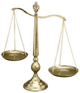 Báscula de Equilibrio de Latón de Calidad Premium para Decoración con Símbolo de Justicia, Recepción de Oficina y Regalos Corporativos - Product Image 2