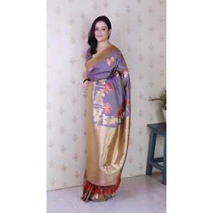 Sari en soie douce gris lavande, robes de soirée avec des tissages Kamdhenu et des tissages Zari pour femmes - Product Image 2