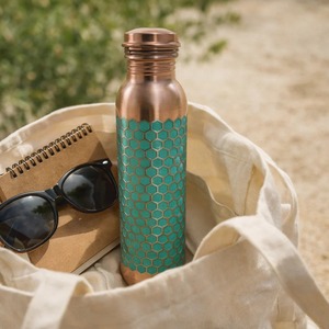 Elegante Botella de Agua de Cobre Ecológica de Doble Pared Hecha a Mano para Hidratación Diaria y Bienestar, Compre Directamente del Proveedor - Product Image 5