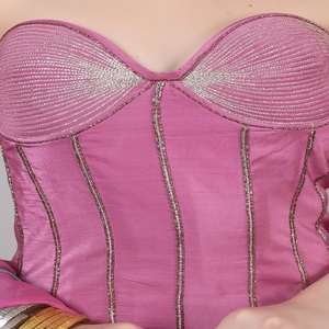 Conjunto de Lehenga Choli de Diseño Moderno y Tradicional para Mujer en 3 Tonos: Rosa, Gris y Verde con Detalles en Gotta y Trabajo Cut Dana - Product Image 6