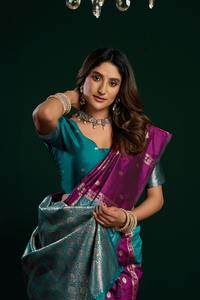 Lancement du Saree Traditionnel Léger en Soie Banarasi Tissé à la Main pour Mariée – Fournisseur Indien Disponible à Prix de Gros - Product Image 4