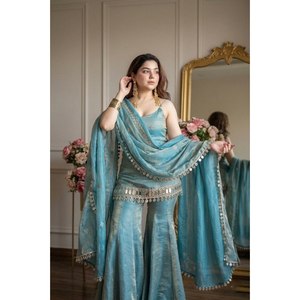 Traje Palazzo Azul Cielo con Detalles de Espejo de Diseñador Fendy, Conjunto de Seda para Fiesta para Mujer - Product Image 3