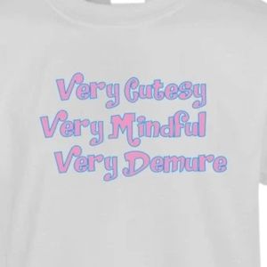 เสื้อยืดแขนสั้นลายกราฟิกสีเทาอ่อนสำหรับวัยรุ่น พิมพ์ลายตัวอักษรสีสันสดใส คอกลม สวมใส่สบาย น้ำหนักเบา เหมาะสำหรับทุกวัน - Product Image 4