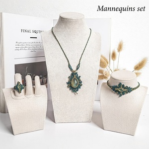 สร้อยคอหินประดับมาคราเม่สีทองและสีเงิน |   เครื่องประดับโบโฮงานฝีมือลายฉลุสุดหรู |   บริษัท มังกัลมาย คอร์ปอเรชั่น เอ็กซ์พอร์ต - Product Image 2