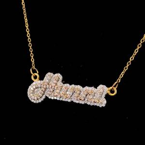 จี้เพชรโมอิสซาไนต์ VVS แบบกำหนดเอง ตัวอักษรลายมือ จี้ฮิปฮอป ร็อค แร็ปเปอร์ เครื่องประดับแฟชั่น เงินแท้ 925 จี้สองสี - Product Image 4