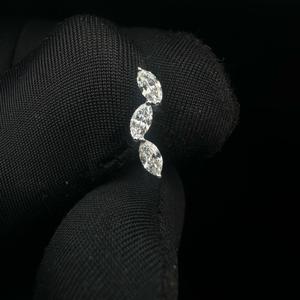 Pendiente de hoja con diamante marquesa en oro de 14K para perforaciones en hélice y cartílago - Product Image 3