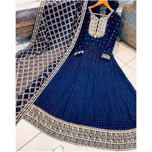 Ensemble robe de soirée élégante pour femmes de créateur avec tenue de mariage élégante Dupatta et Pent - Product Image 6