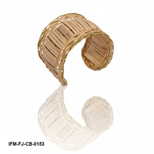 Bracelet en rotin tressé Ravyntra Weavecrest fait main : Bracelet en fibre naturelle tressée avec élégants accents en fil de laiton et style durable - Product Image 4