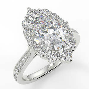 Bague ovale de Lab Grown avec halo et bande pavée, parfaite pour les fiançailles ou les mariages, offrant un éclat et une élégance intemporels - Product Image 1