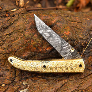 มีดพับดามัสกัสแบบพกพา รุ่นใหม่ล่าสุด ผลิตด้วยมืออย่างประณีต เหมาะสำหรับพกพา ล่าสัตว์ เอาตัวรอด และตั้งแคมป์ พร้อมด้ามจับทองเหลือง - Product Image 4
