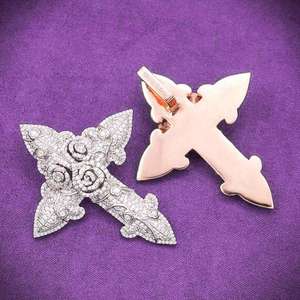 Colgante de Plata de Ley 925 con Moissanita VVS, Estilo Hip Hop Iced Out, Flor y Cruz en Oro Rosa - Product Image 2