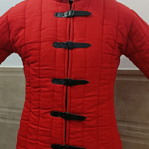 Gambesón Medieval Acolchado Rojo de Algodón Hecho a Mano con Bordados, Chaqueta de Armadura para Recreación Histórica y Disfraz de Halloween - Product Image 5